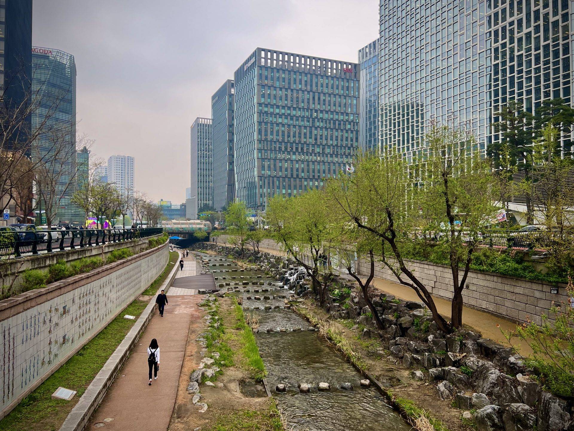 Cheonggyecheon Stream, Seoul (location photo, not a drama still)