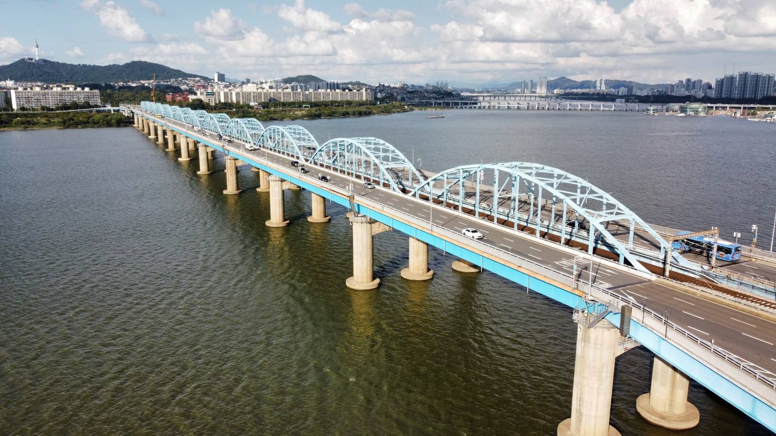 Dongjak Bridge, Seoul (location photo, not a drama still)