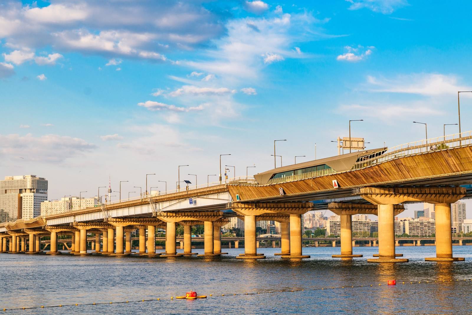 Mapo Bridge, Seoul (location photo, not a drama still)