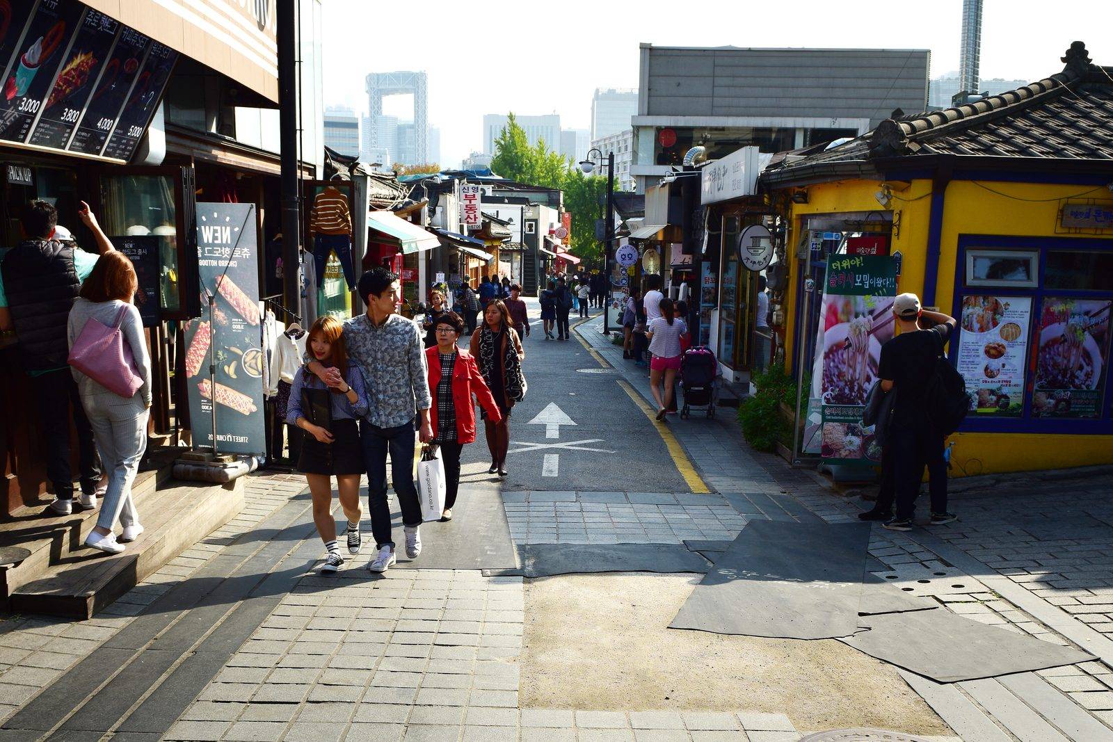 Gamgodang-gil, Seoul (location photo, not a drama still)