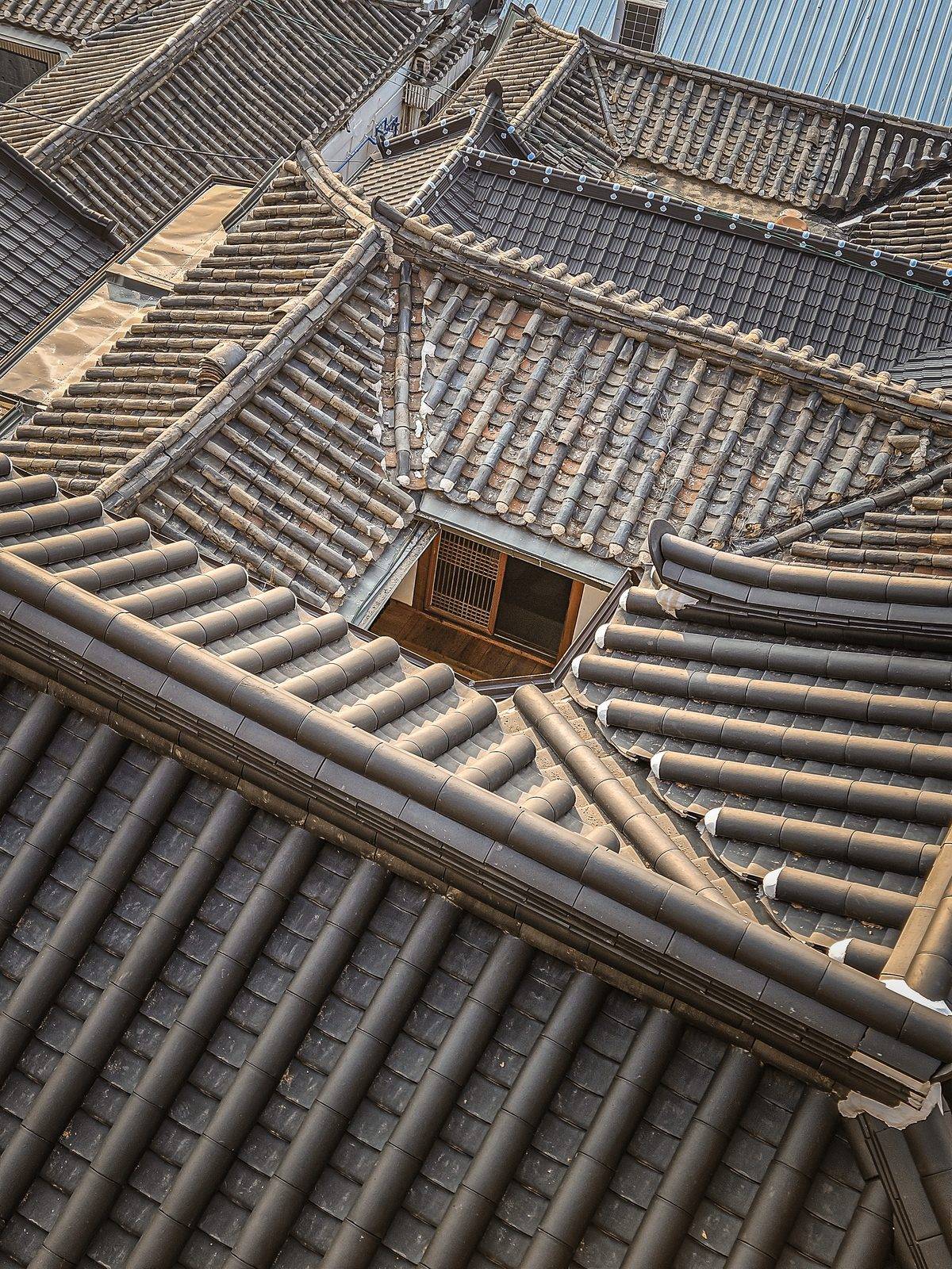 Bukchon Hanok Village, Seoul (location photo, not a drama still)