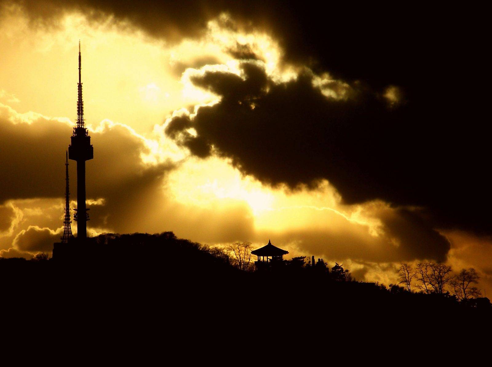 N Seoul Tower on Namsan at sunset, Seoul (location photo, not a drama still)