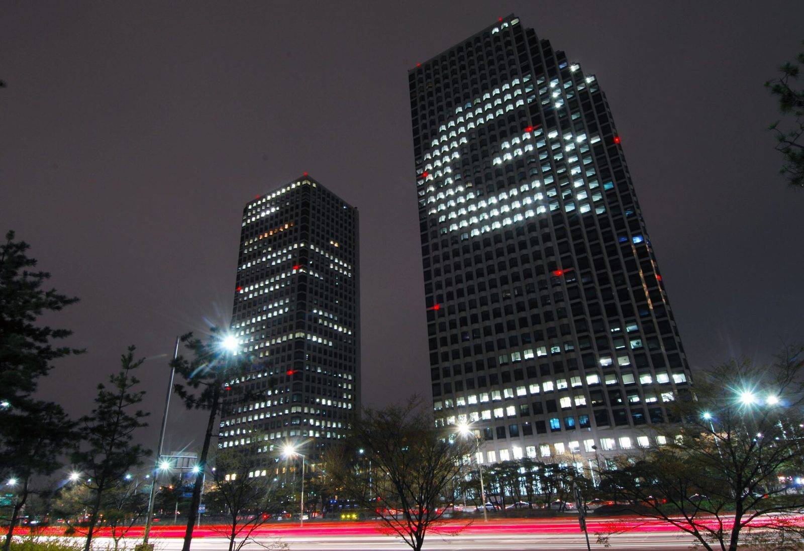 LG Twin Towers, Yeouido (location photo, not a drama still)