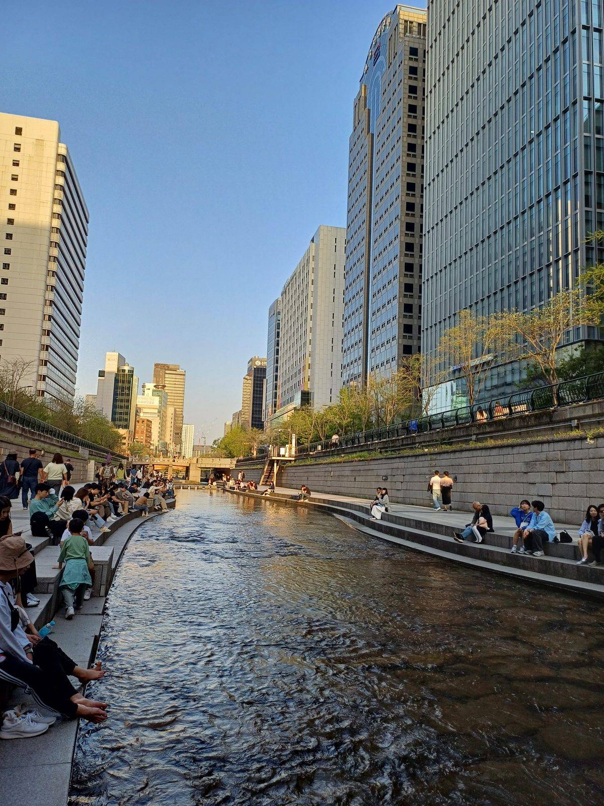 Cheonggyecheon, Seoul (location photo, not a drama still)