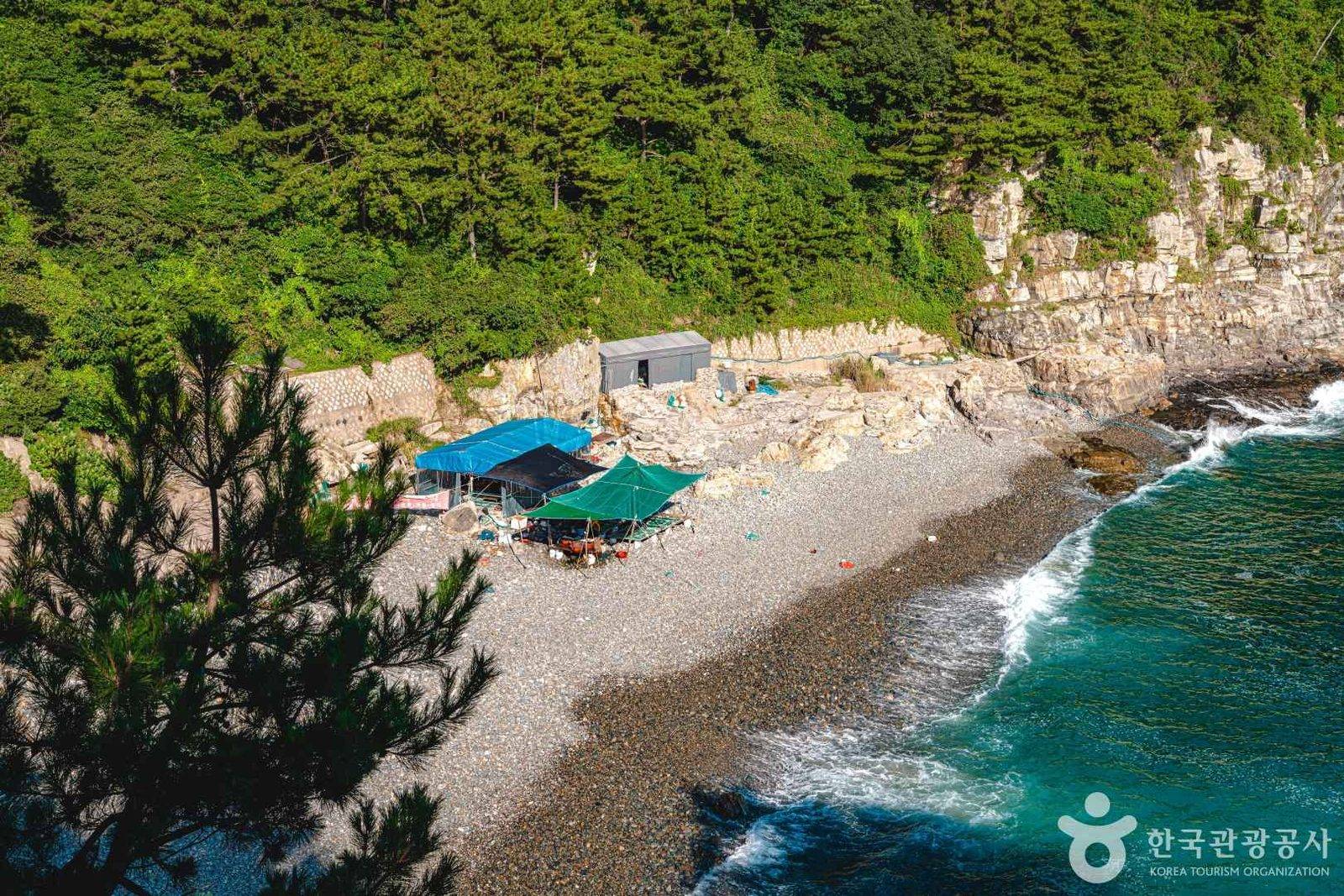 Gamji Beach, Yeongdo, Busan (location photo, not a drama still)