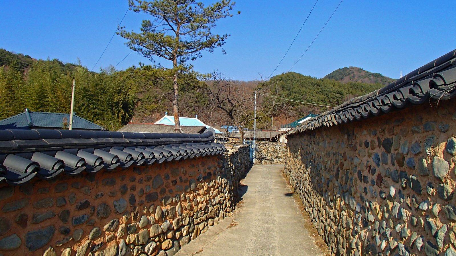 Old stone-wall village of Namsa Yedam, Sancheong (location photo, not a drama still)