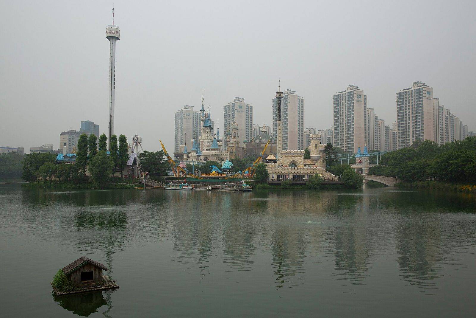 Lotte World Adventure (location photo, not a drama still)